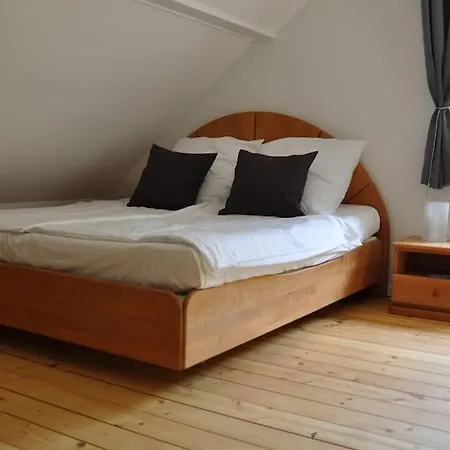 Sous Le Tilleul Barr